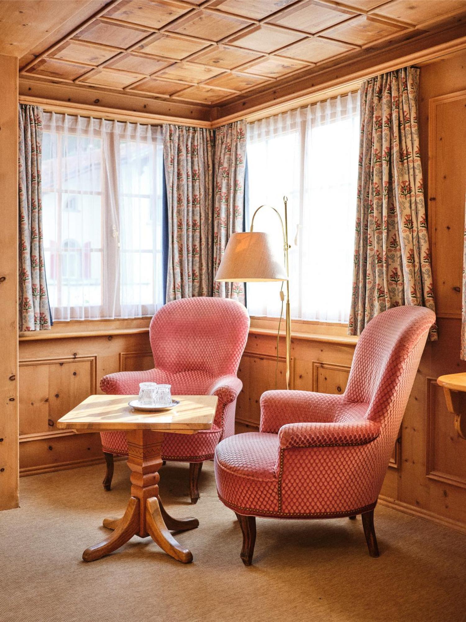 Hotel Chesa Grischuna Клостерс Номер фото