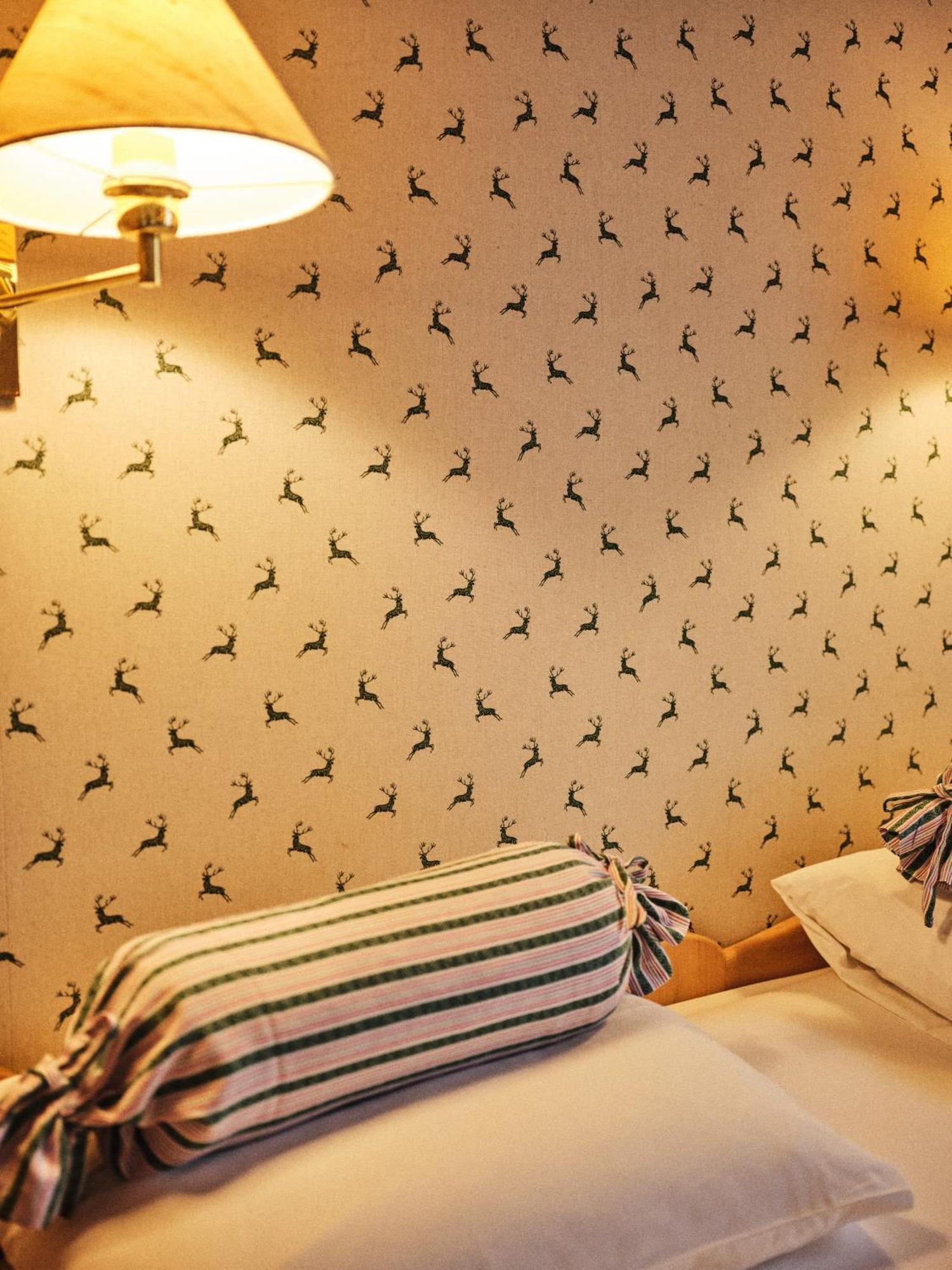 Hotel Chesa Grischuna Клостерс Номер фото